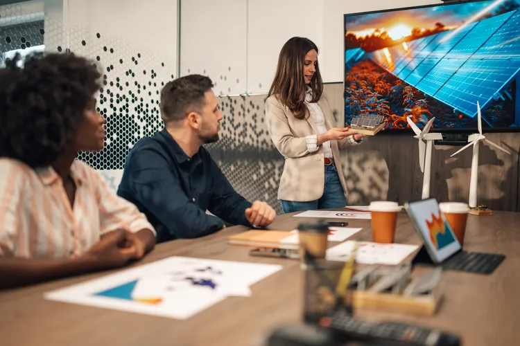 businesswoman-with-solar-panels-model-having-prese-2026-01-09-08-39-37-utc 