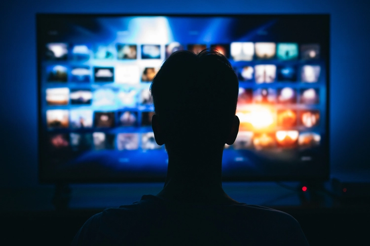 silhouette-of-head-on-tv-screen-2026-01-07-06-45-20-utc 